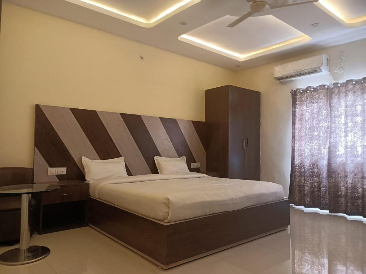 Hotel Rajwada Palace Orchha Exterior photo