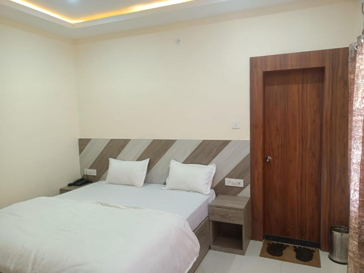 Hotel Rajwada Palace Orchha Exterior photo